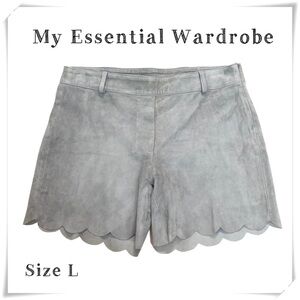 MY essential wardrobe Goat Suede Leather Shorts in Light Gray Size L